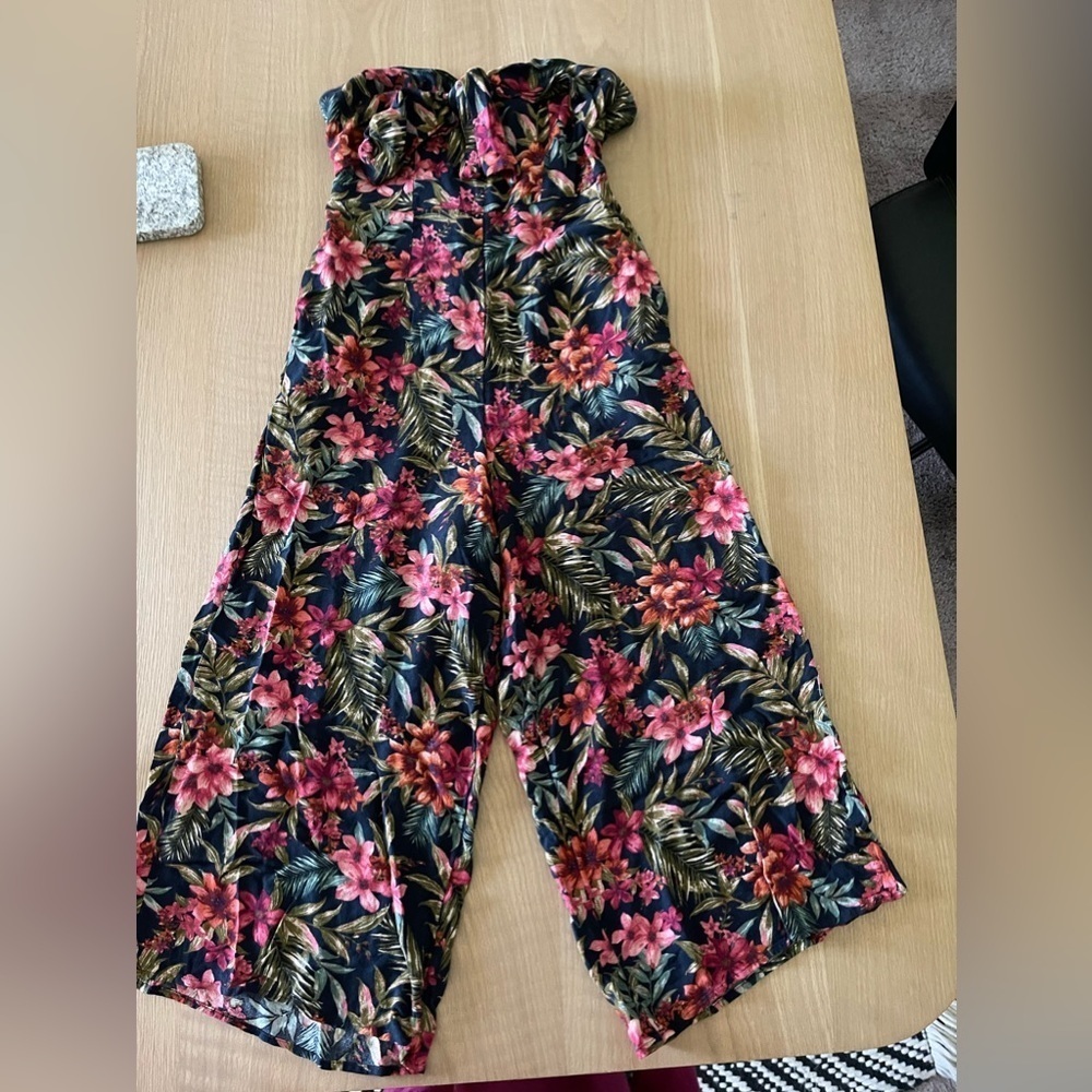 American Eagle| Floral Tropical Wide Leg Strapless Jumpsuit, Size XS•••